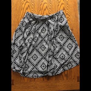 LuLaRoe large Madison skirt